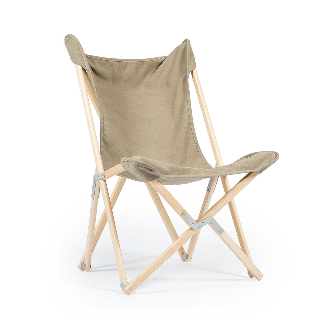 Telami Tripolina chair is the timeless folding chair, like butterfly, the iconic outdoor furniture. Relax on your sofa or on your Tripolina.