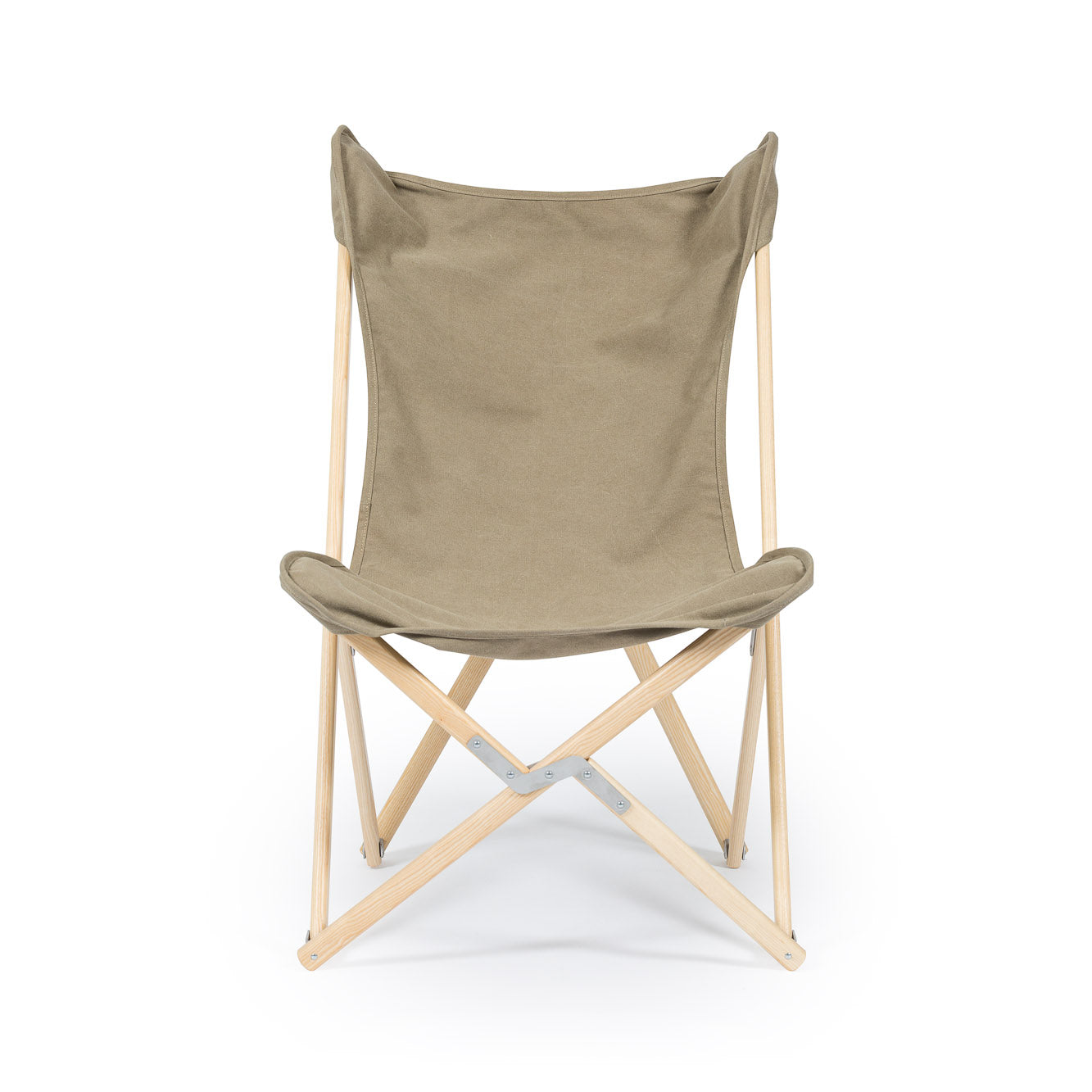 Telami Tripolina chair is the timeless folding chair, like butterfly, the iconic outdoor furniture. Relax on your sofa or on your Tripolina.